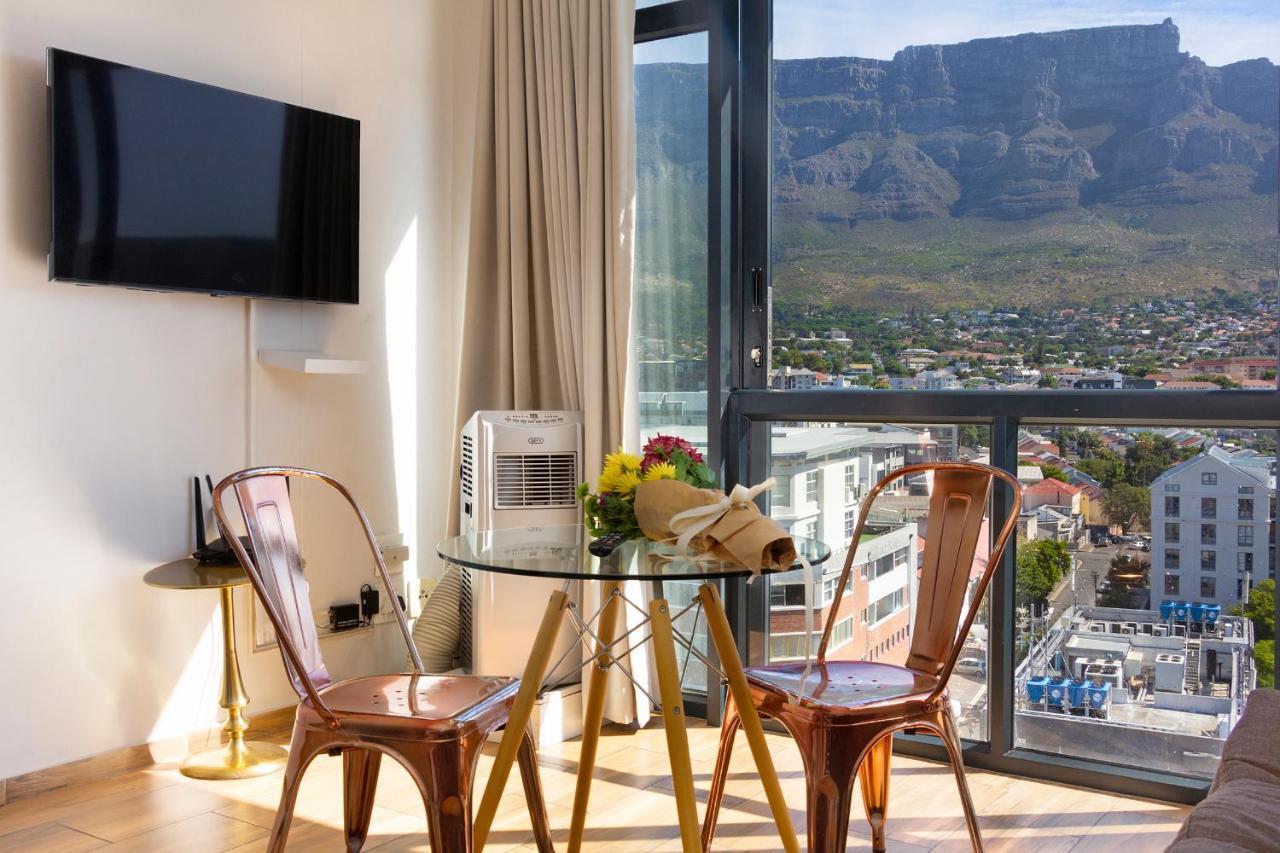 Appartement Urban Oasis At The Four Seasons à Le Cap Extérieur photo