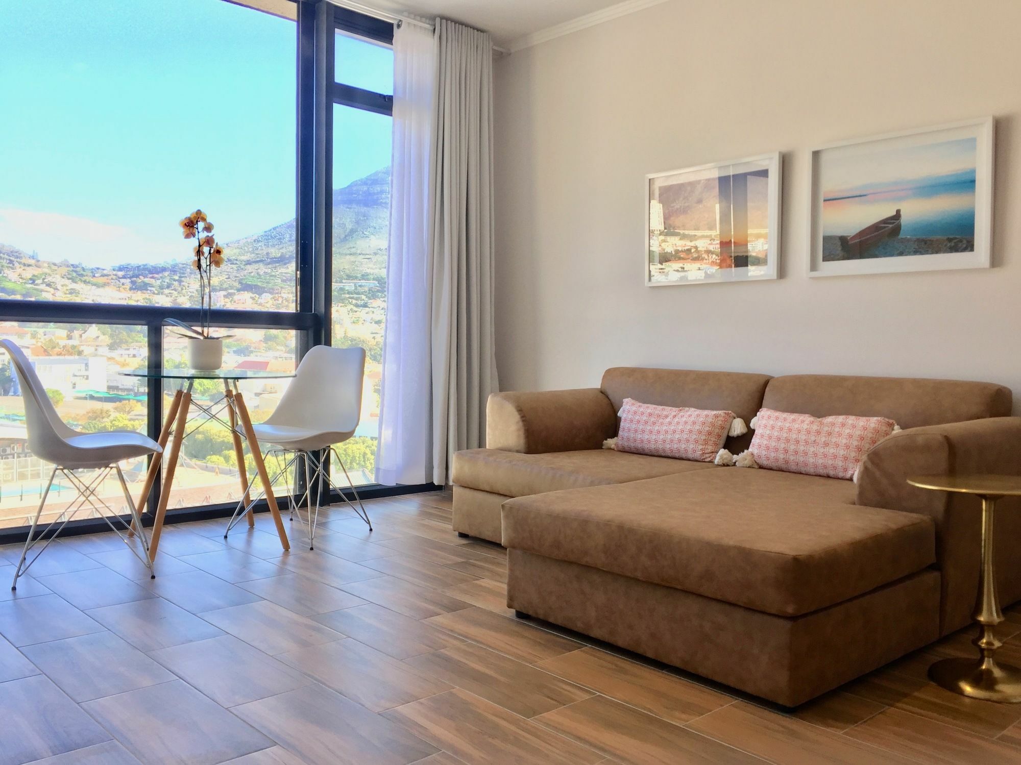 Appartement Urban Oasis At The Four Seasons à Le Cap Extérieur photo